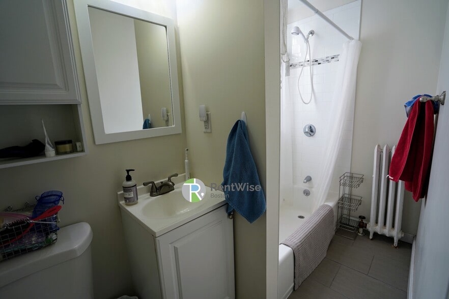 Building Photo - 294 Harvard St