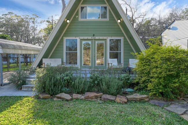 Building Photo - 1500 W Pine Lake Cir