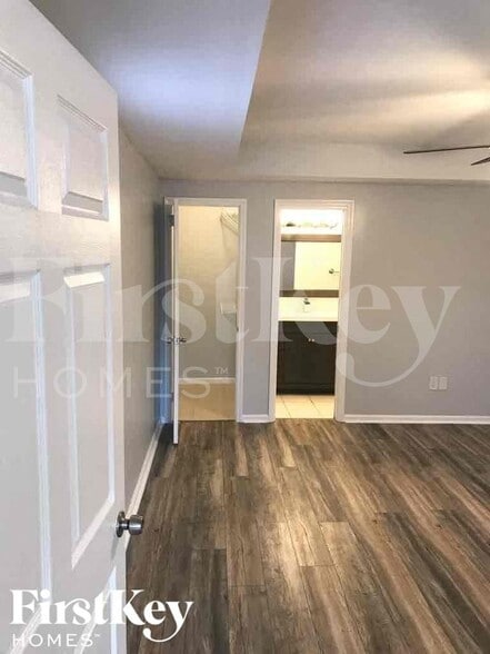 Building Photo - 1389 Meadowbrook Dr