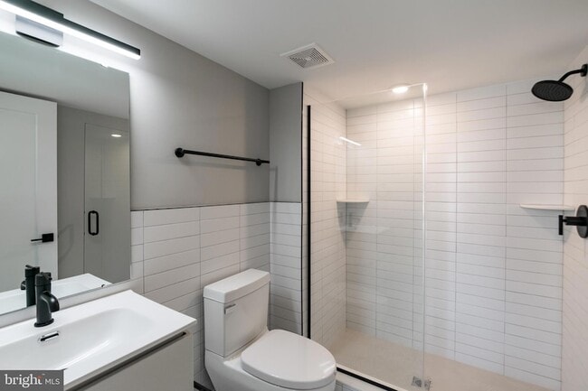 Building Photo - 6604 Ridge Ave