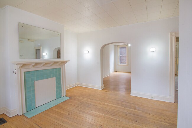 Building Photo - 618 West St