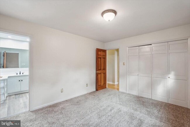 Building Photo - 205 Confederate Cir