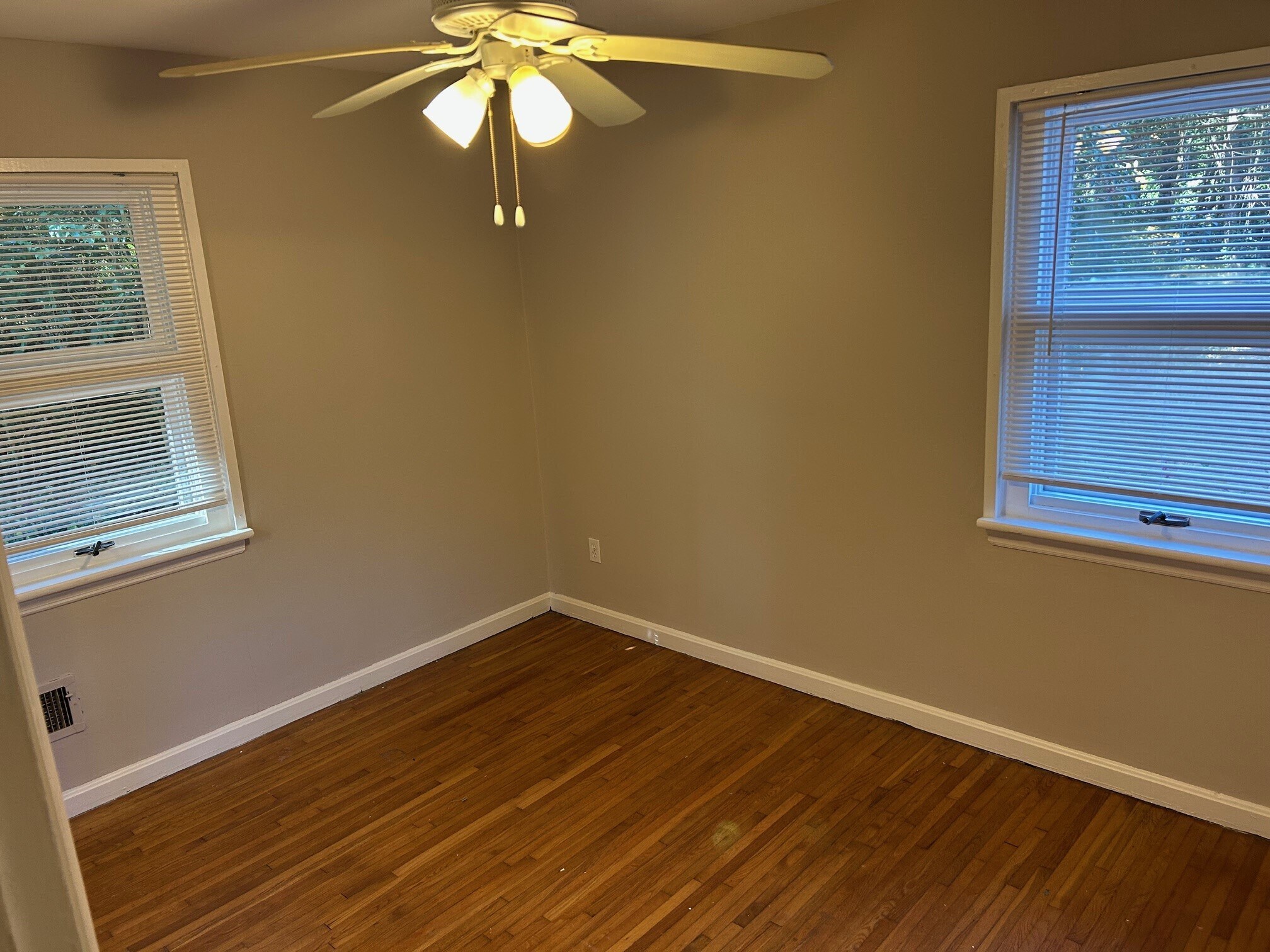Bedroom 2 - 724 Vanderbrook Rd