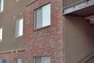 Building Photo - Willow Creek Apartments - Immediately 3bd/2ba