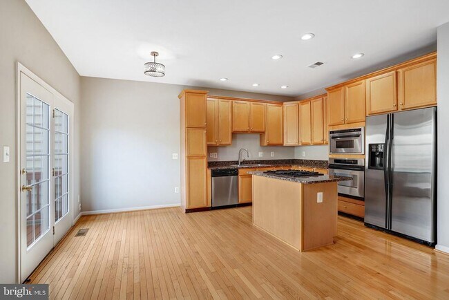 Building Photo - 22616 Welborne Manor Square