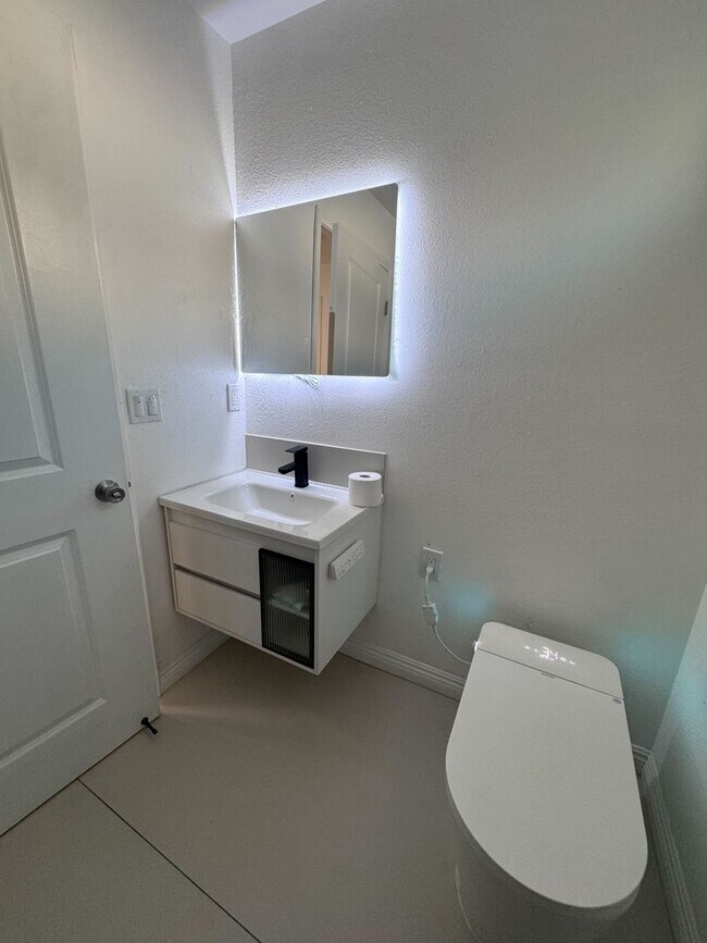 Building Photo - 1906 Filson St