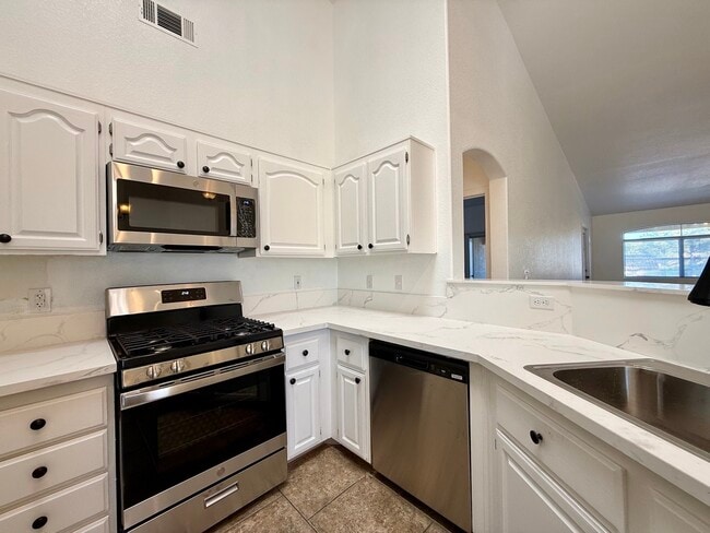 Building Photo - 3320 S Fort Apache Rd