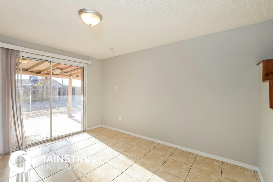Building Photo - 4302 N 73rd Ave