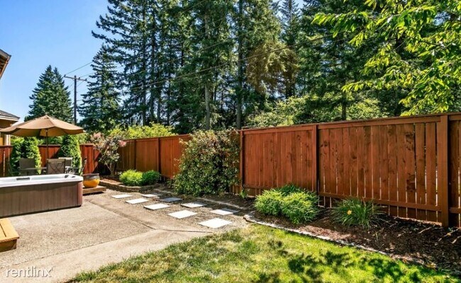 Building Photo - 5 br, 3 bath House - 17901 NE 36th Way
