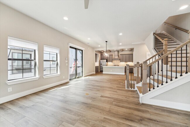 Primary Photo - 1214 W 25th St