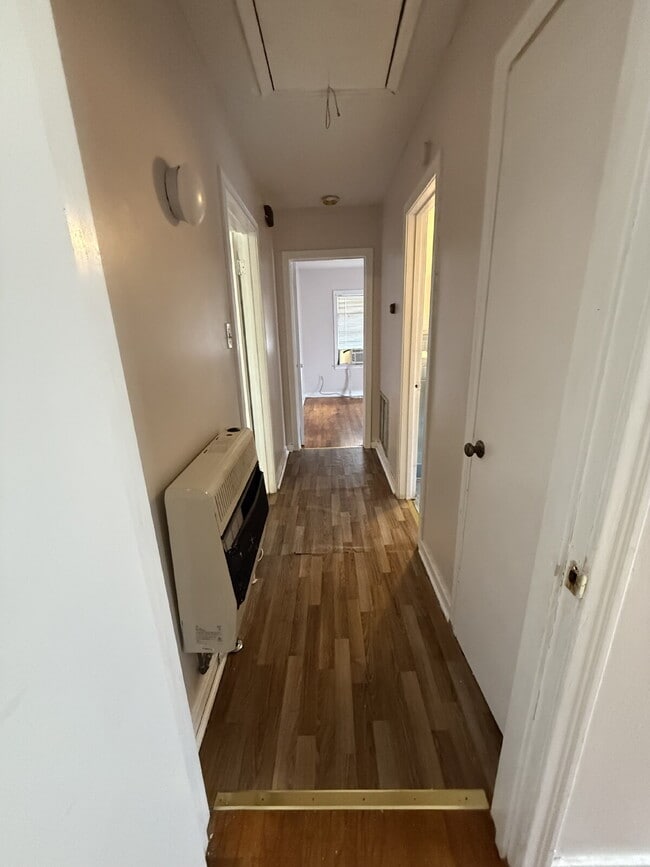 Building Photo - Affordable Duplex in Fondren!