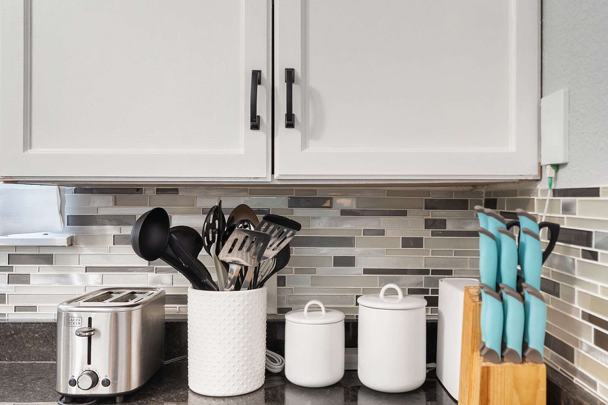 Building Photo - 6418 Onyx Dr N