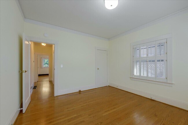 Building Photo - 1525 Cypress Ave