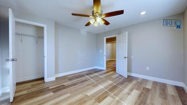 Building Photo - 1311 W Baxter Ave