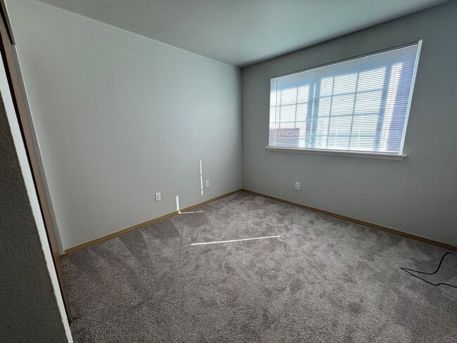 Building Photo - 207 Kansas St SW