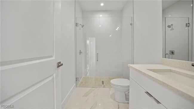 Building Photo - 121 Ichabod Ave