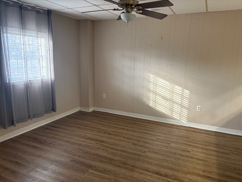 Building Photo - 603 Thornhill Dr