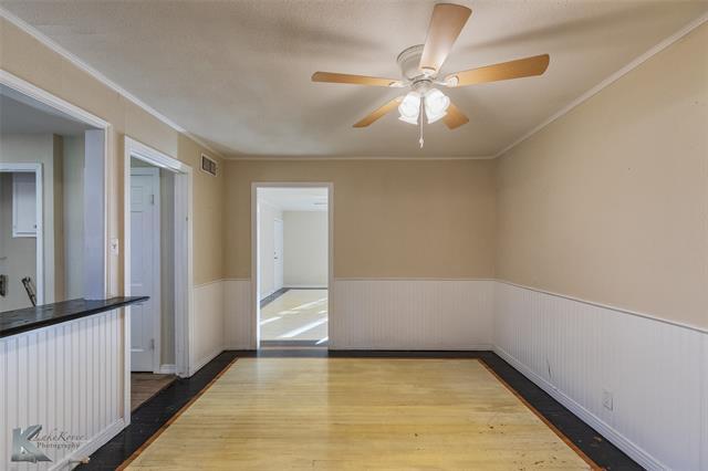 Building Photo - 4042 Benbrook St