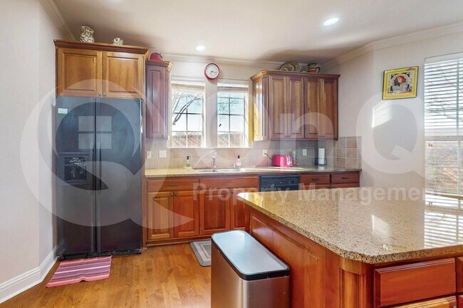 Building Photo - 2606 Rue De Ville