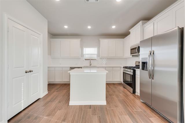 Building Photo - 120 Cranz Farm Dr