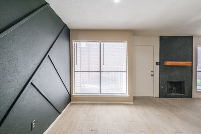 Building Photo - 6633 W Airport Blvd