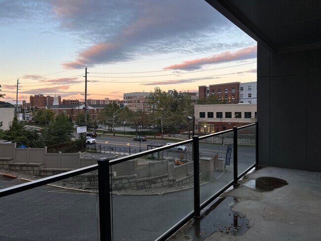 Building Photo - 8625 River Rd