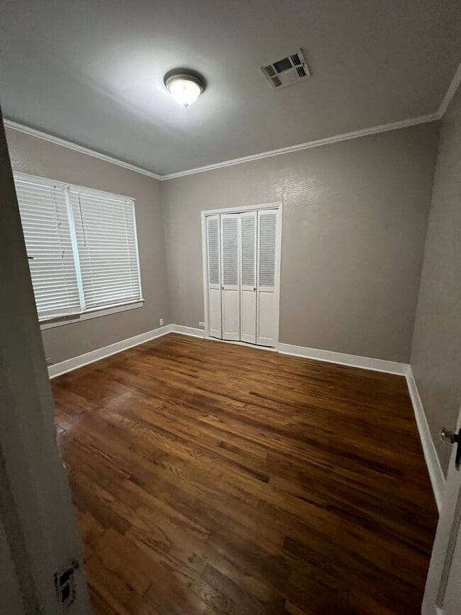 Building Photo - Home for lease