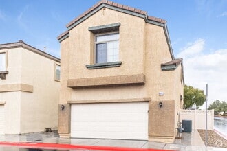 Building Photo - 6417 Pine Willows Ct