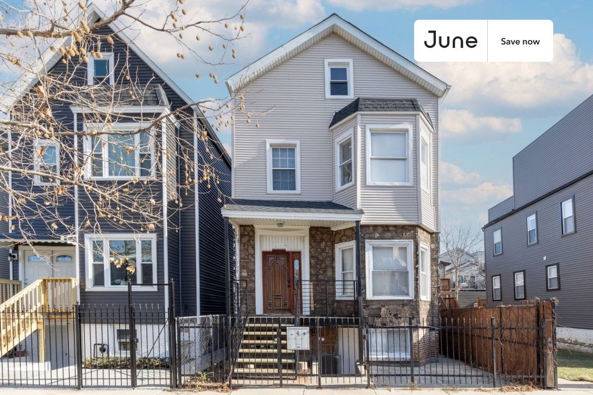 Building Photo - 1841 N Mozart St