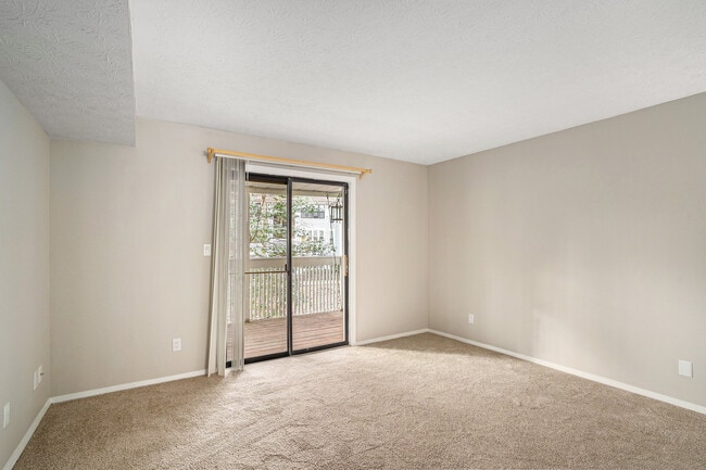 Building Photo - 1115 Summit N Dr