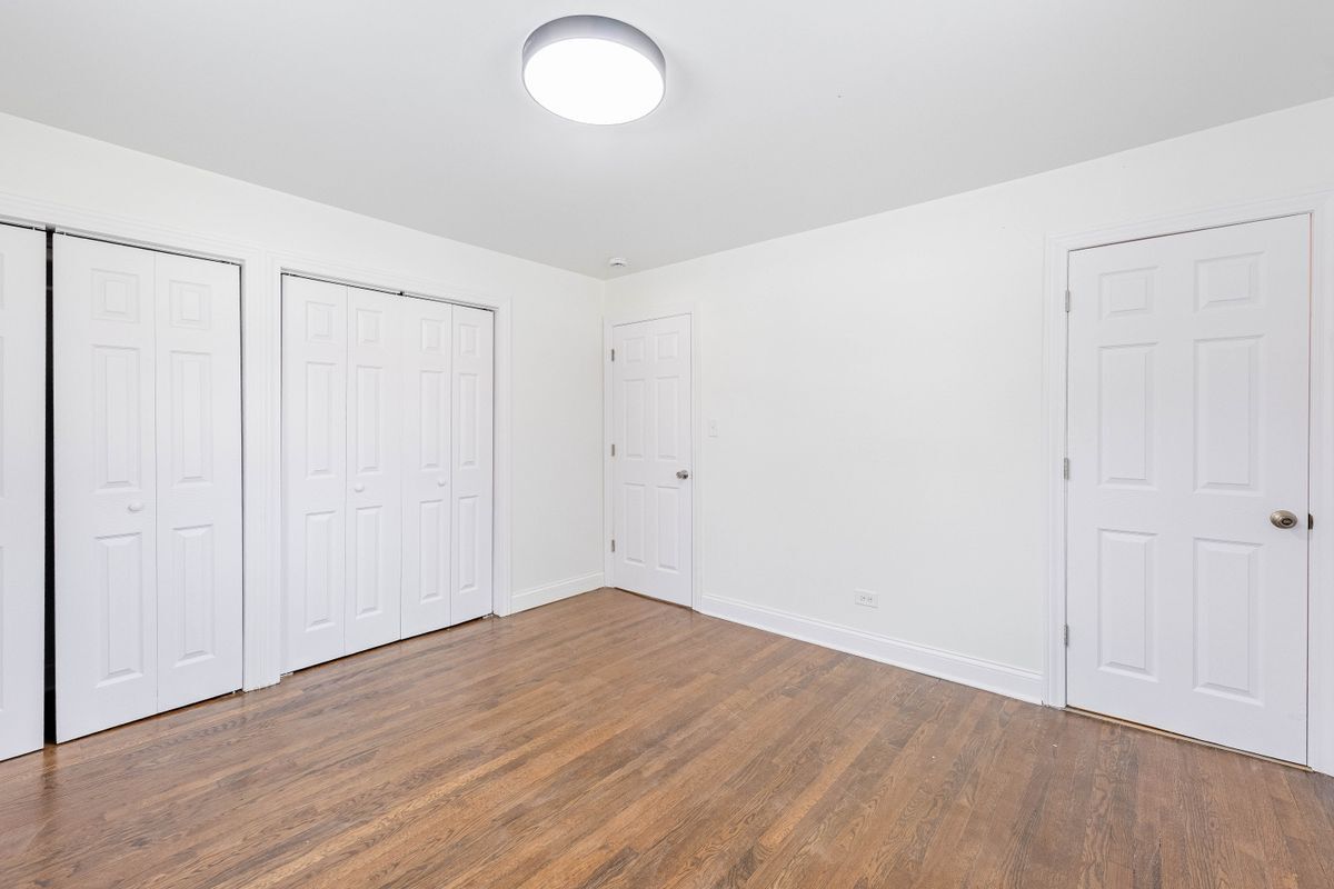 Building Photo - 4120 Greenbrier Ln