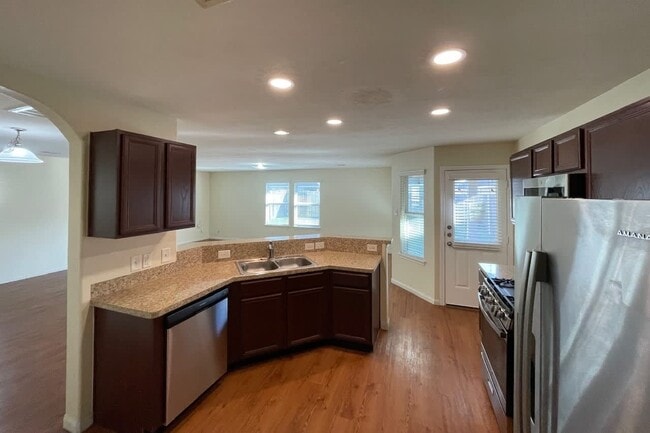 Building Photo - 18819 Dennington Dr