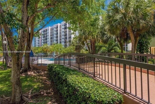 Building Photo - 17021 N Bay Rd
