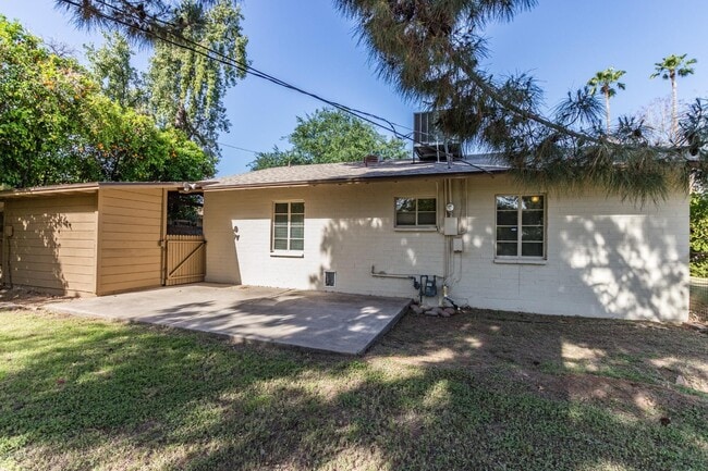 Building Photo - 1719 S El Camino Dr