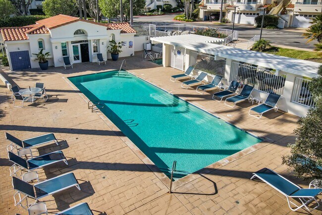 Building Photo - 6463 Zuma View Pl