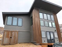 Building Photo - Stunning 2 Bed 2 Bath Home with Gorgeous M...