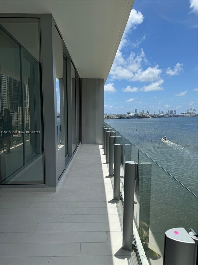 Building Photo - 300 Biscayne Blvd Way