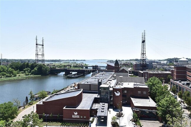 Building Photo - 33 N Water St