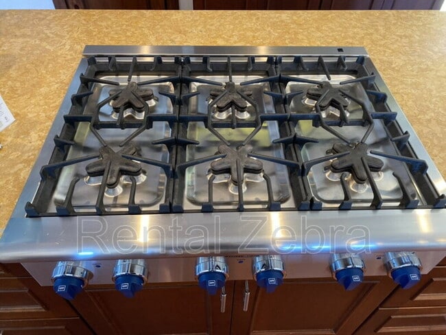 Building Photo - 561 Silverado Dr