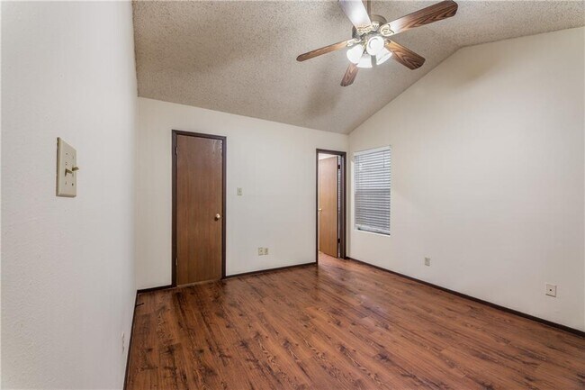 Building Photo - 8806 Piney Point Dr