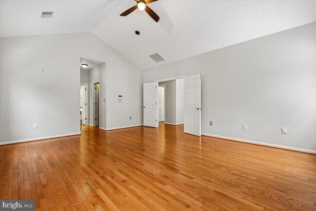 Building Photo - 3 Big Oak Ct