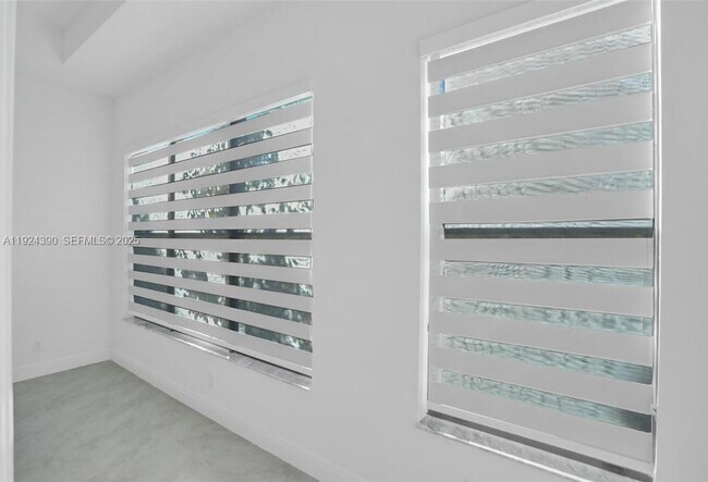 Building Photo - 8450 NW 39th Ct