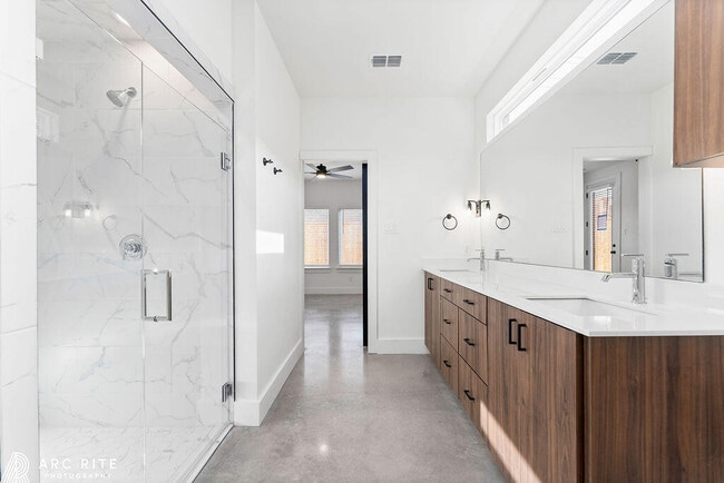 Building Photo - 4509 22nd Pl