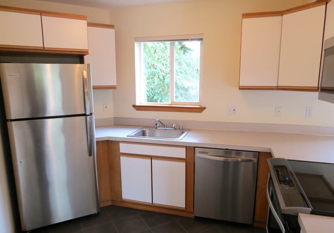 Building Photo - Ideal 1 Bed 1 Bath Lynnwood Condo with W/D In-Unit!