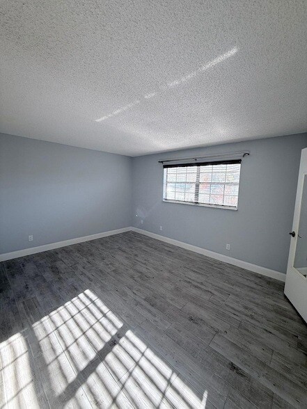 Building Photo - 2109 SE Edler Dr