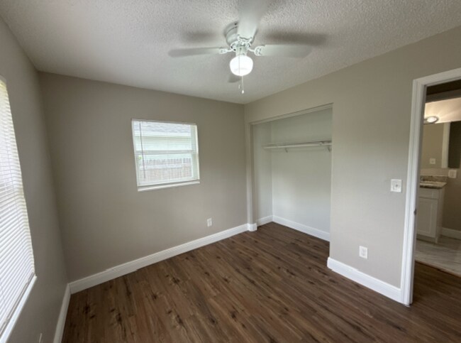 Building Photo - 3216 N 48th St