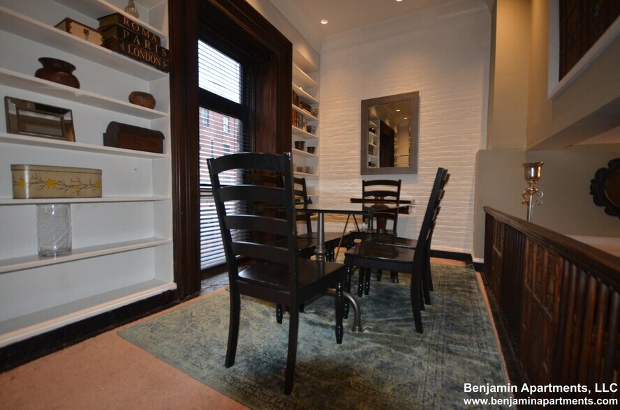 Building Photo - 113 Beacon St