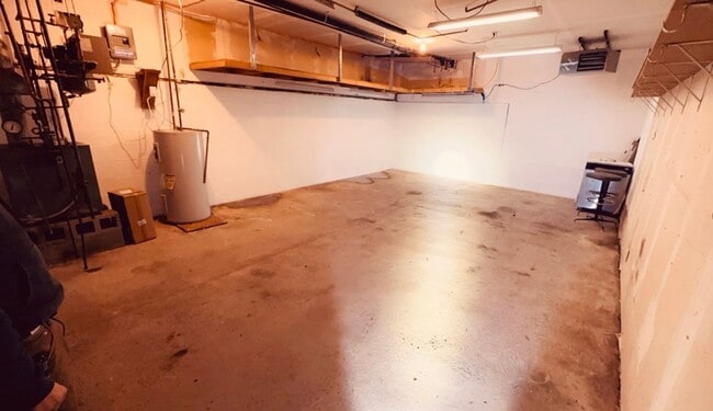 Building Photo - 1601 N Basie Point Cir