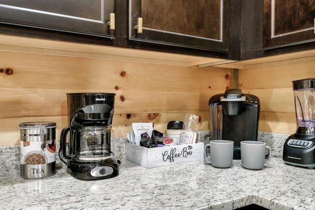 Building Photo - 2127 Eagle Feather Dr