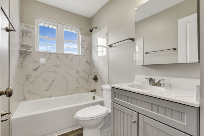 Building Photo - 2817 Woodgrove Dr